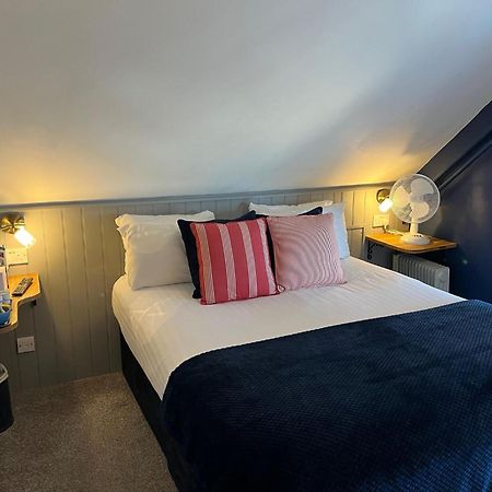 No: 1 The Esplanade Guest Accommodation. Tenby Luaran gambar