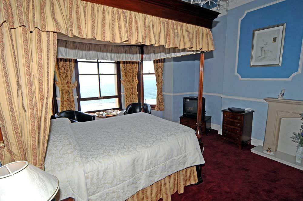 No: 1 The Esplanade Guest Accommodation. Tenby Luaran gambar