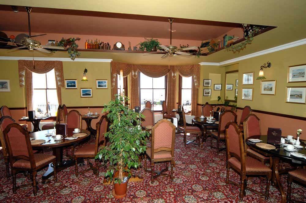No: 1 The Esplanade Guest Accommodation. Tenby Luaran gambar