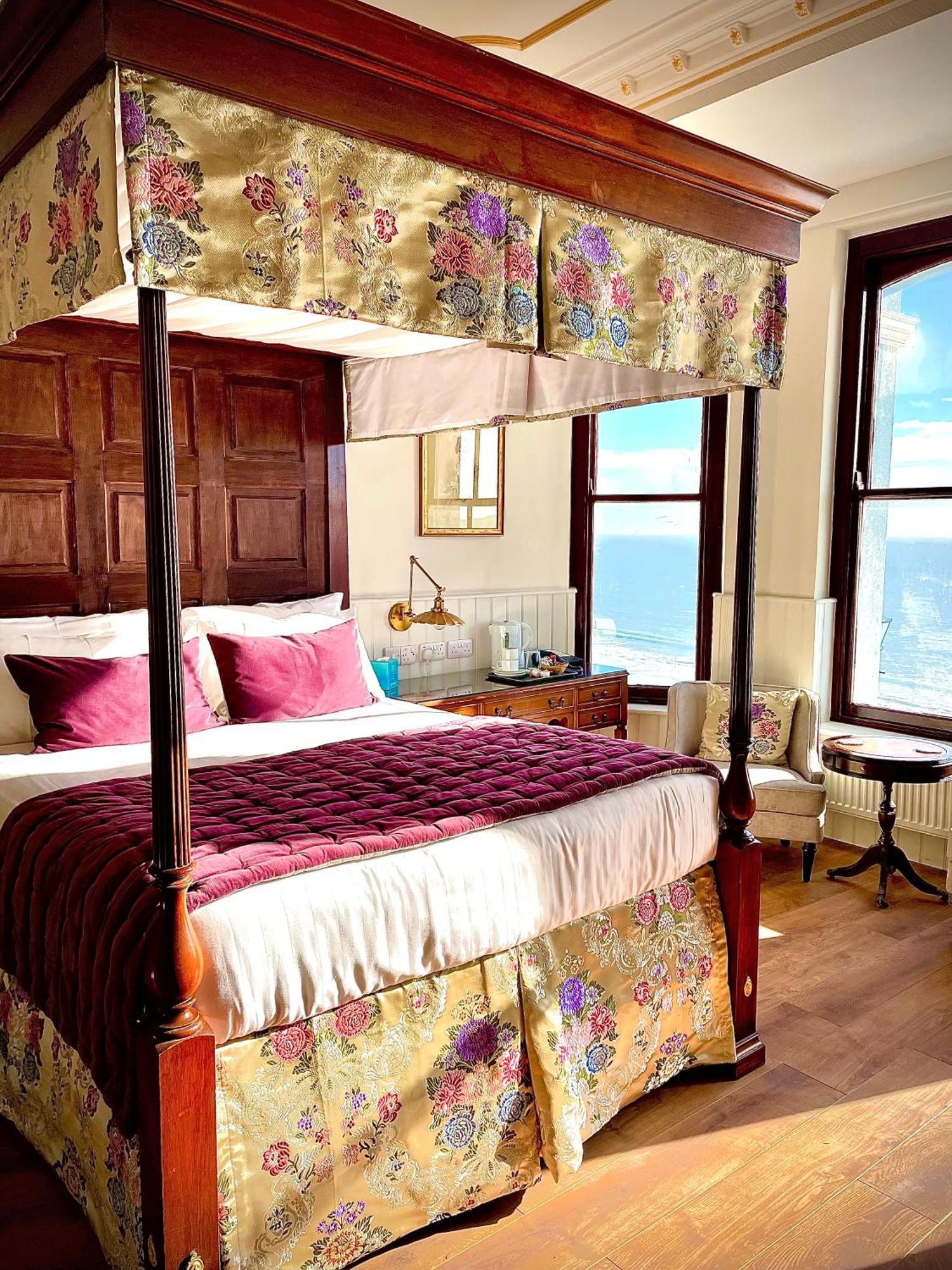No: 1 The Esplanade Guest Accommodation. Tenby Luaran gambar
