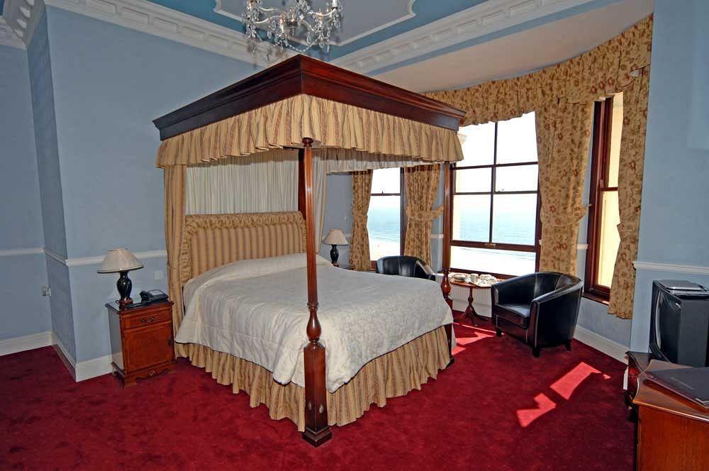 No: 1 The Esplanade Guest Accommodation. Tenby Luaran gambar