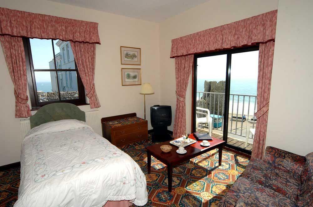 No: 1 The Esplanade Guest Accommodation. Tenby Luaran gambar