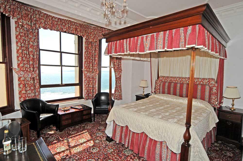 No: 1 The Esplanade Guest Accommodation. Tenby Luaran gambar