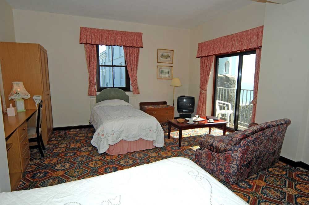 No: 1 The Esplanade Guest Accommodation. Tenby Luaran gambar
